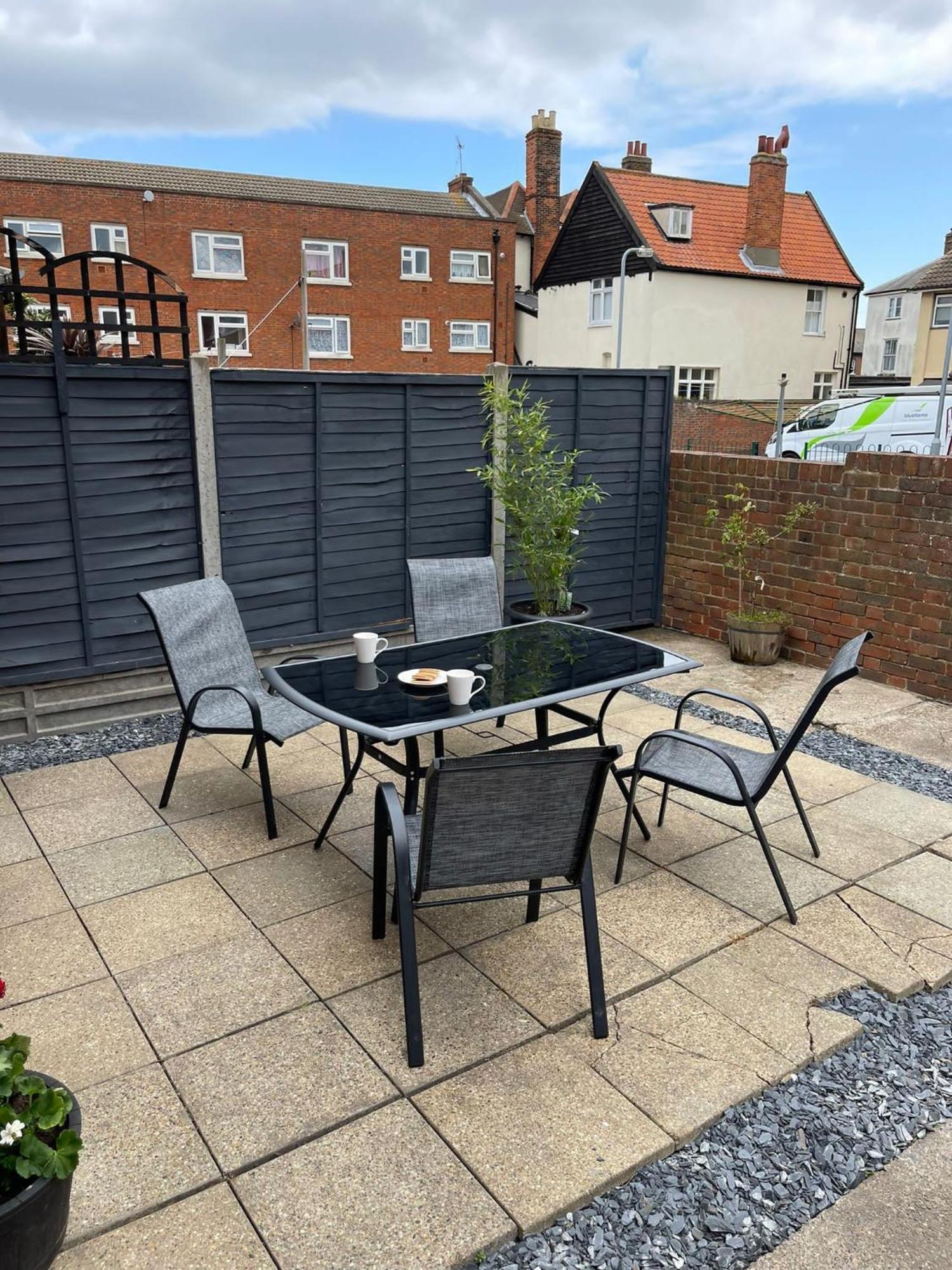 Sea Breeze Is Next To The Beach & Harbour Harwich Luaran gambar